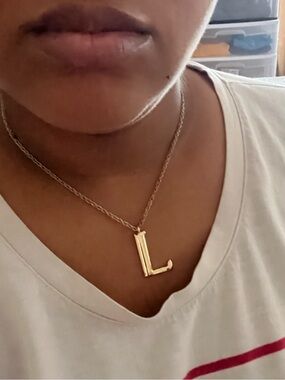 “L” Necklace ⭐️